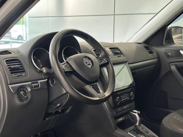 Skoda Yeti I Рестайлинг с пробегом 2015 года, цена 1 045 000 рублей, 212259 км, внедорожник, Автокод Объявления