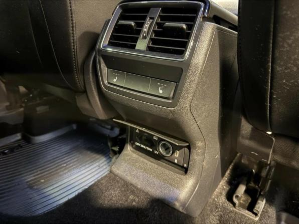 Skoda Karoq I с пробегом 2020 года, цена 1 870 000 рублей, 196428 км, внедорожник, Автокод Объявления