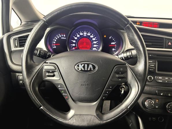 Kia Ceed II Рестайлинг с пробегом 2017 года, цена 1 450 000 рублей, 78000 км, универсал, Автокод Объявления