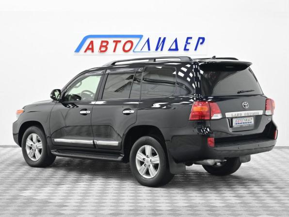 Toyota Land Cruiser 200 Series Рестайлинг 1 с пробегом 2015 года, цена 2 599 000 рублей, 118131 км, внедорожник, Автокод Объявления