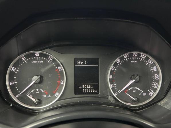 Skoda Octavia II (A5) Рестайлинг с пробегом 2012 года, цена 649 000 рублей, 296000 км, лифтбек, Автокод Объявления
