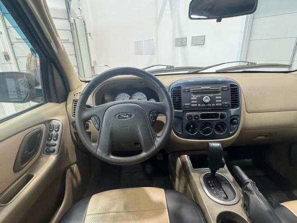 Ford Escape I Рестайлинг с пробегом 2005 года, цена 415 000 рублей, 300000 км, внедорожник, Автокод Объявления