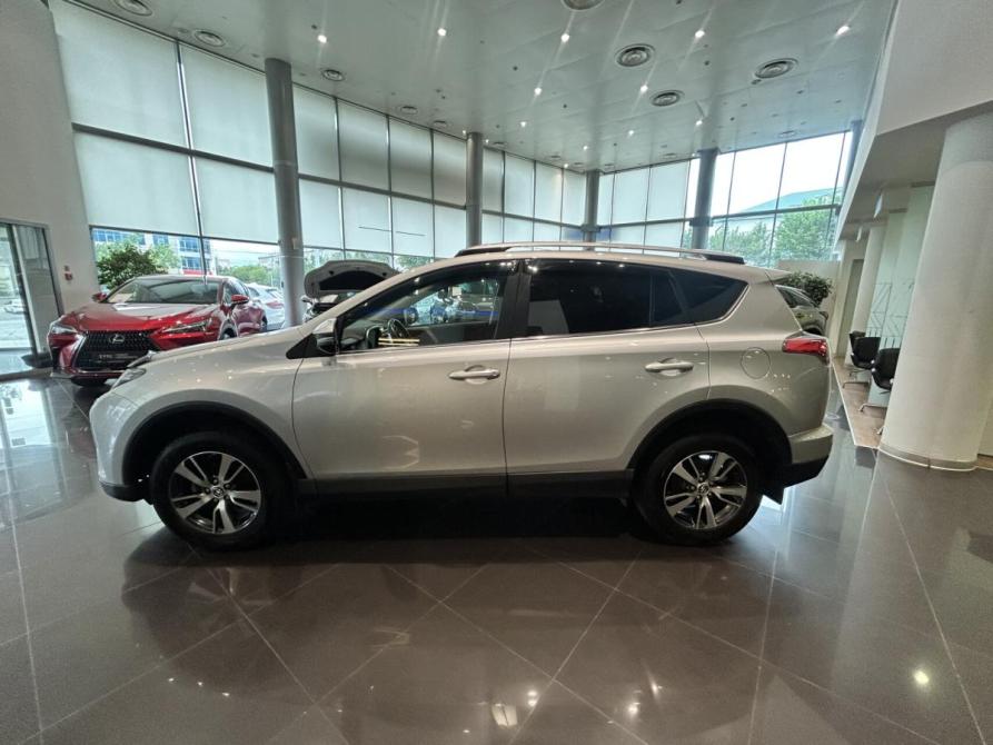 Toyota RAV4 IV (XA40) Рестайлинг Казань  - изображение 10