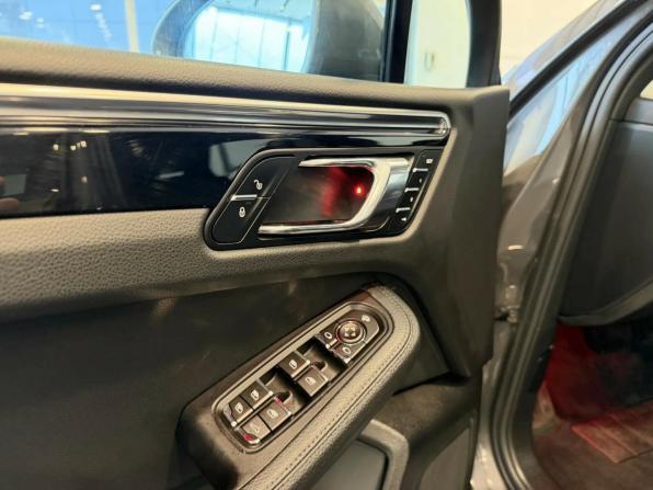 Porsche Macan I с пробегом 2015 года, цена 3 290 000 рублей, 167599 км, внедорожник, Автокод Объявления