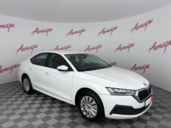Skoda Octavia IV (A8) с пробегом 2021 года, цена 2 110 000 рублей, 96657 км, лифтбек, Автокод Объявления