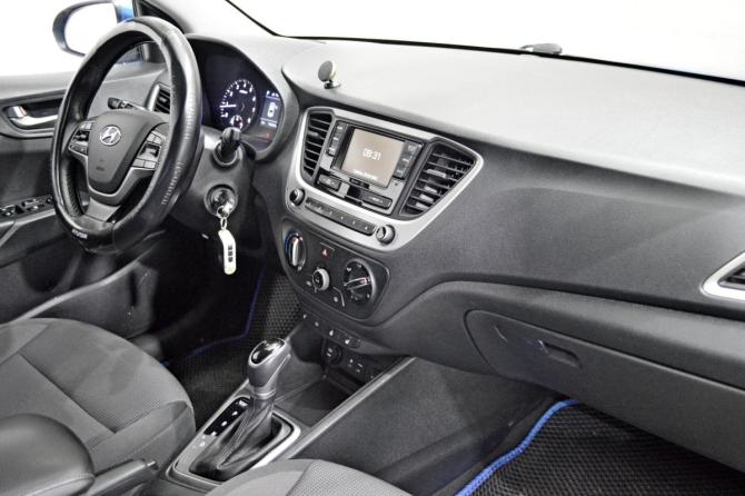 Hyundai Solaris II с пробегом 2018 года, цена 1 199 000 рублей, 190000 км, седан, Автокод Объявления