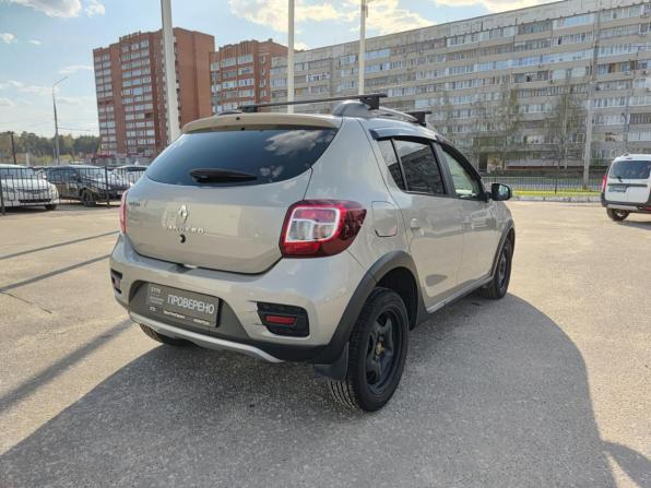 Renault Sandero II с пробегом 2017 года, цена 870 000 рублей, 113476 км, хэтчбек, Автокод Объявления