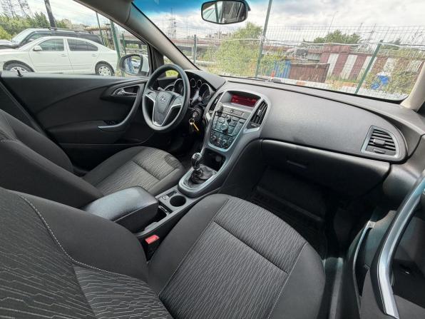 Opel Astra J Рестайлинг с пробегом 2014 года, цена 489 000 рублей, 382734 км, седан, Автокод Объявления
