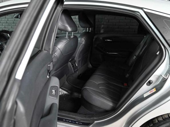 Toyota Avalon V с пробегом 2018 года, цена 2 940 000 рублей, 129524 км, седан, Автокод Объявления