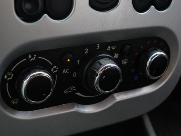 Renault Sandero I с пробегом 2012 года, цена 300 000 рублей, 241376 км, хэтчбек, Автокод Объявления