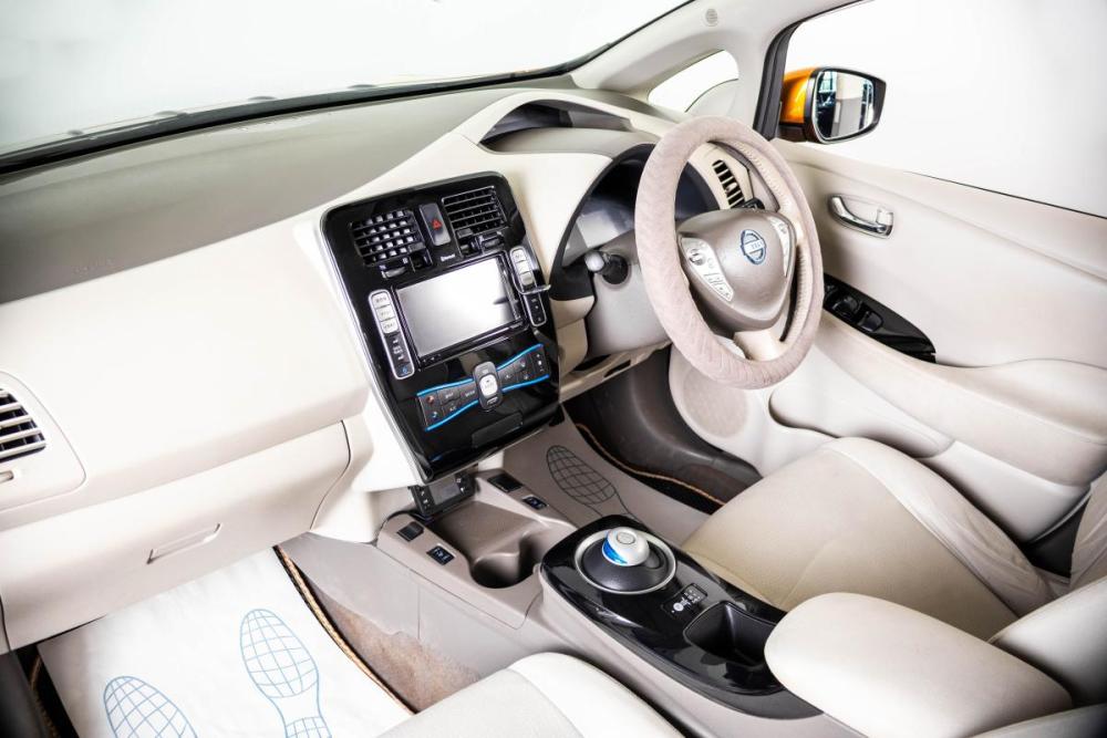 Nissan Leaf I (ZE0/AZE0) Пермь  - изображение 12