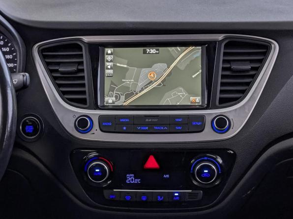 Hyundai Solaris II с пробегом 2017 года, цена 1 290 000 рублей, 98266 км, седан, Автокод Объявления