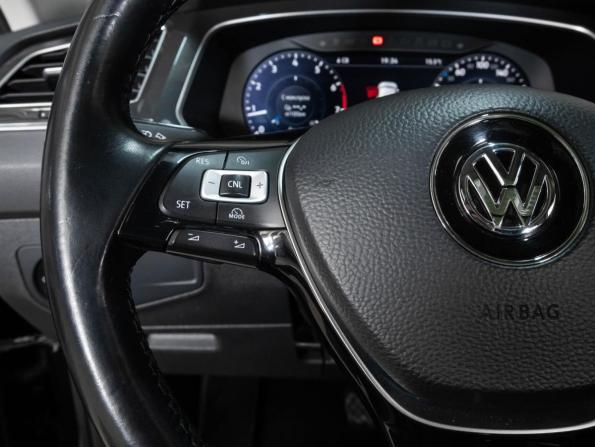 Volkswagen Tiguan II с пробегом 2017 года, цена 2 688 000 рублей, 162394 км, внедорожник, Автокод Объявления