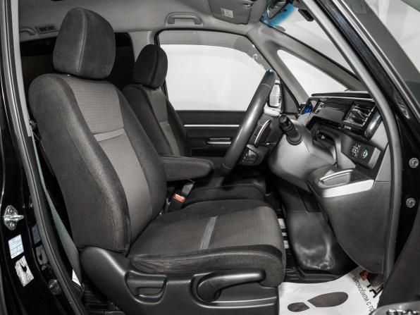 Honda Stepwgn V Рестайлинг с пробегом 2017 года, цена 2 299 500 рублей, 78450 км, минивэн, Автокод Объявления