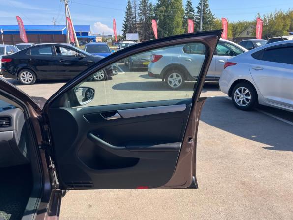 Volkswagen Jetta VI Рестайлинг с пробегом 2014 года, цена 1 050 000 рублей, 246752 км, седан, Автокод Объявления