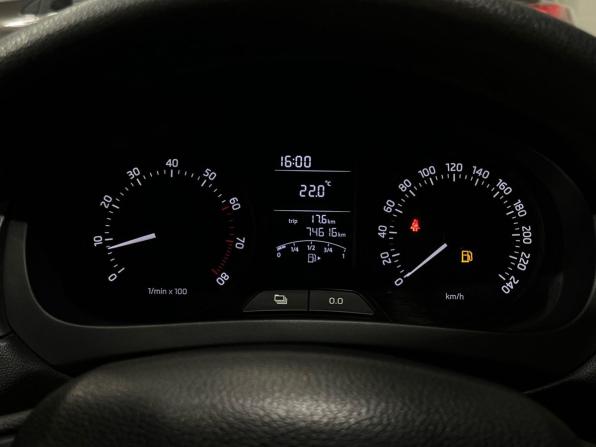 Skoda Rapid I с пробегом 2014 года, цена 975 000 рублей, 74615 км, лифтбек, Автокод Объявления