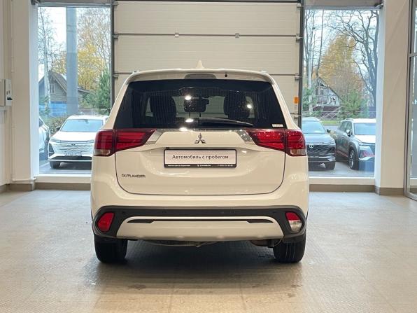 Mitsubishi Outlander III Рестайлинг 3 с пробегом 2021 года, цена 2 260 000 рублей, 120000 км, внедорожник, Автокод Объявления