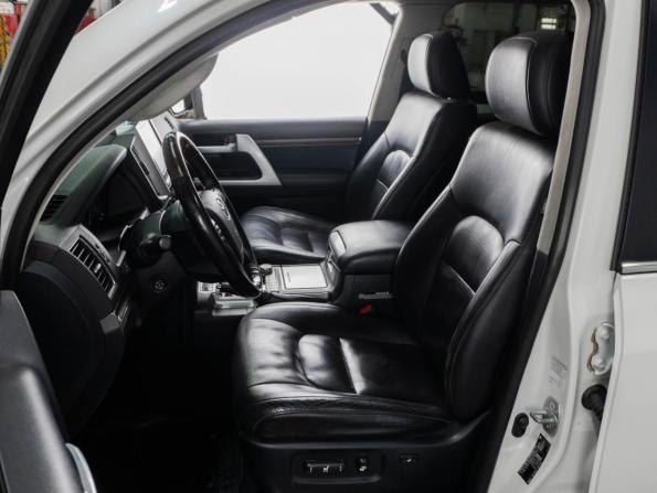 Toyota Land Cruiser 200 Series Рестайлинг 2 с пробегом 2018 года, цена 6 839 000 рублей, 176053 км, внедорожник, Автокод Объявления