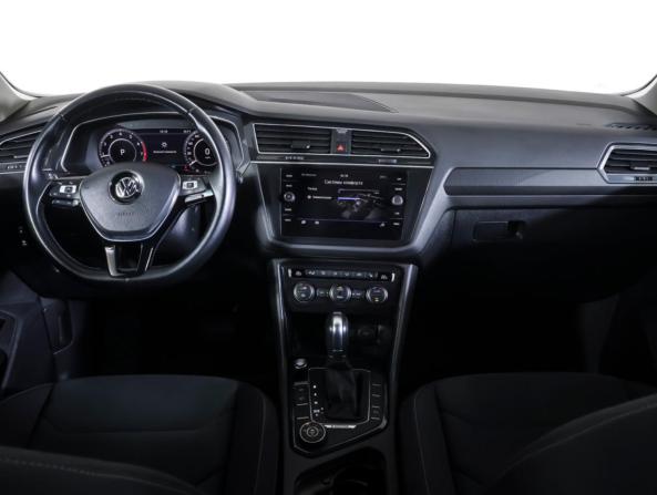 Volkswagen Tiguan II с пробегом 2018 года, цена 3 088 000 рублей, 50058 км, внедорожник, Автокод Объявления