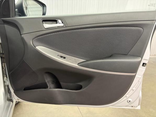 Hyundai Solaris I Рестайлинг с пробегом 2014 года, цена 1 047 000 рублей, 107285 км, хэтчбек, Автокод Объявления