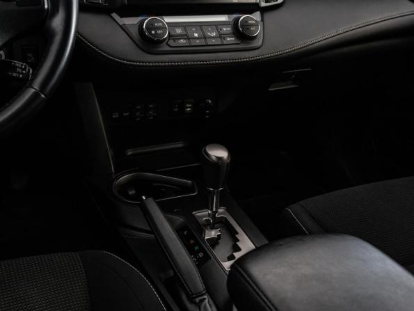 Toyota RAV4 IV (XA40) Рестайлинг с пробегом 2017 года, цена 2 999 000 рублей, 71943 км, внедорожник, Автокод Объявления