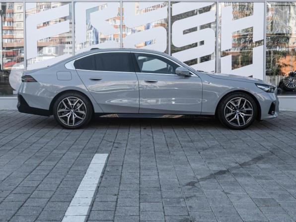 BMW 5 серии VIII (G60/G61/G68) с пробегом 2023 года, цена 6 277 800 рублей, 38786 км, седан, Автокод Объявления