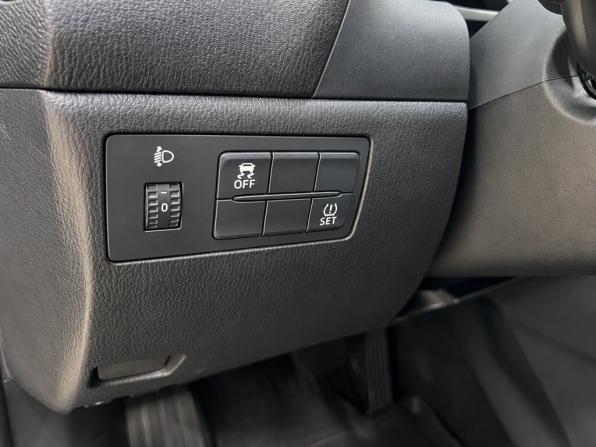 Mazda 3 III (BM) Рестайлинг с пробегом 2018 года, цена 1 550 000 рублей, 160000 км, седан, Автокод Объявления