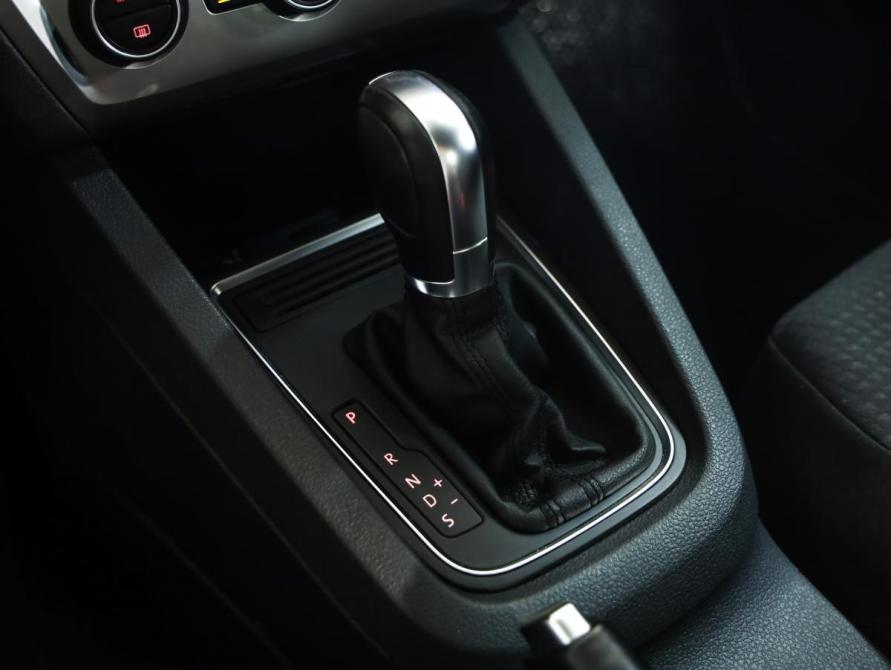 Volkswagen Jetta VI Рестайлинг Санкт-Петербург  - изображение 14