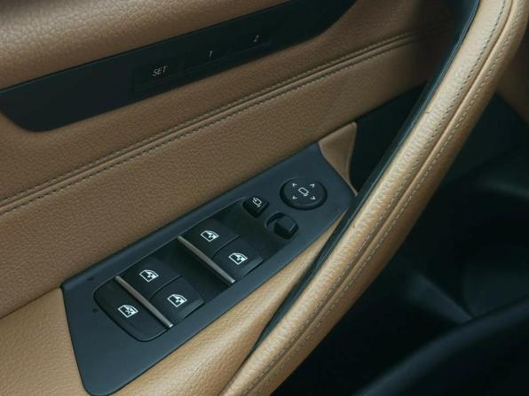 BMW 5 серии VII (G30/G31/G38) с пробегом 2017 года, цена 3 900 000 рублей, 92568 км, седан, Автокод Объявления