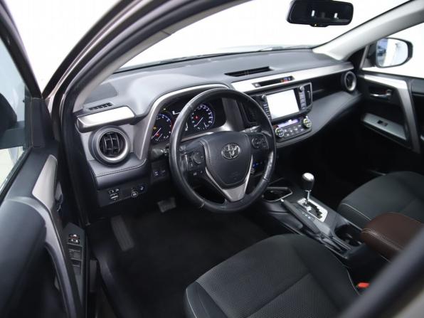 Toyota RAV4 IV (XA40) Рестайлинг с пробегом 2018 года, цена 2 630 000 рублей, 109428 км, внедорожник, Автокод Объявления