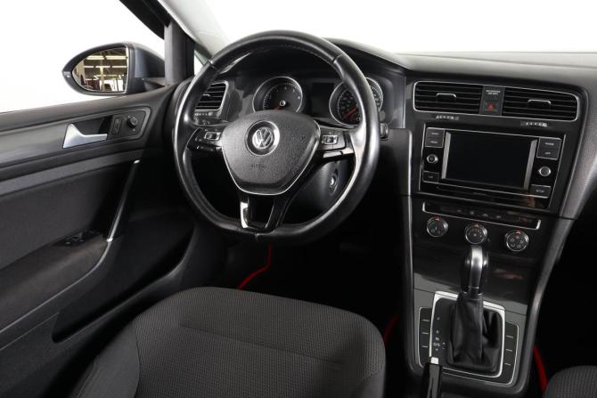 Volkswagen Golf VII Рестайлинг с пробегом 2018 года, цена 1 529 000 рублей, 73800 км, универсал, Автокод Объявления