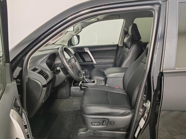 Toyota Land Cruiser Prado 150 Series Рестайлинг 3 с пробегом 2021 года, цена 5 399 000 рублей, 30469 км, внедорожник, Автокод Объявления