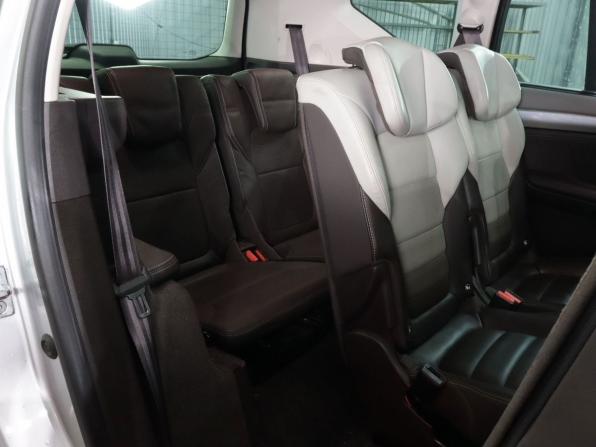 Renault Espace V с пробегом 2016 года, цена 1 490 000 рублей, 258000 км, минивэн, Автокод Объявления