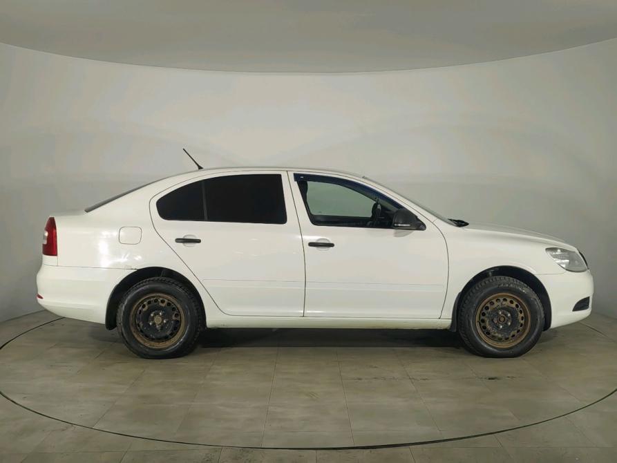 Skoda Octavia II (A5) Рестайлинг Санкт-Петербург  - изображение 4
