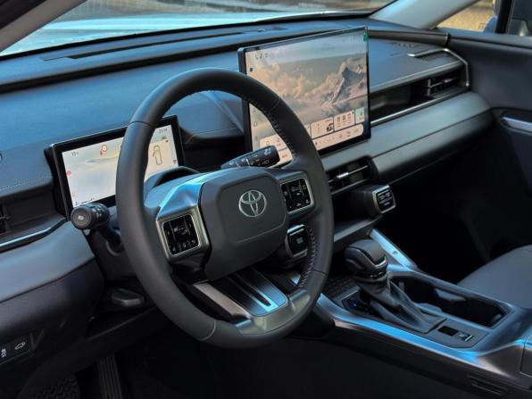 Toyota RAV4 VI (XA60) с пробегом 2025 года, цена 4 299 000 рублей, 50 км, внедорожник, Автокод Объявления