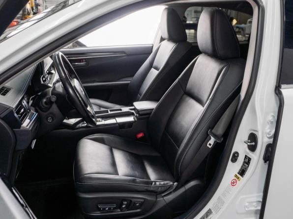 Lexus ES VI с пробегом 2013 года, цена 2 230 554 рубля, 120532 км, седан, Автокод Объявления