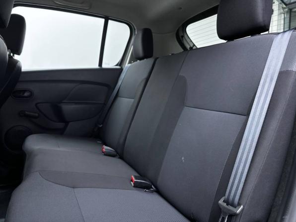 Renault Sandero II с пробегом 2015 года, цена 690 000 рублей, 89426 км, хэтчбек, Автокод Объявления