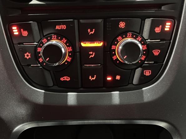 Opel Astra J с пробегом 2012 года, цена 725 000 рублей, 234332 км, хэтчбек, Автокод Объявления