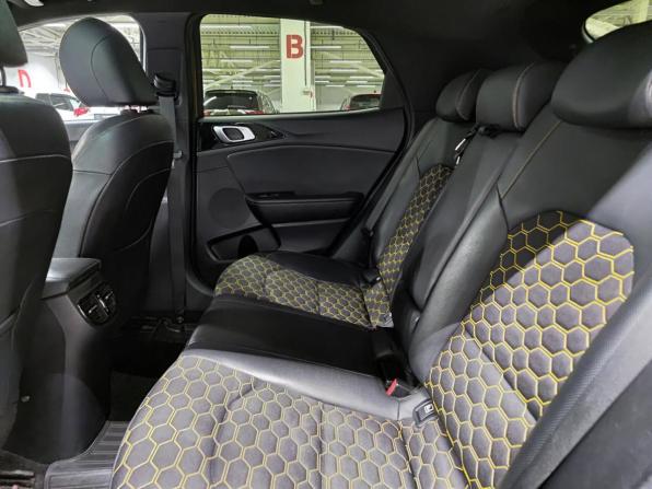 Kia XCeed I с пробегом 2021 года, цена 2 100 000 рублей, 121200 км, хэтчбек, Автокод Объявления