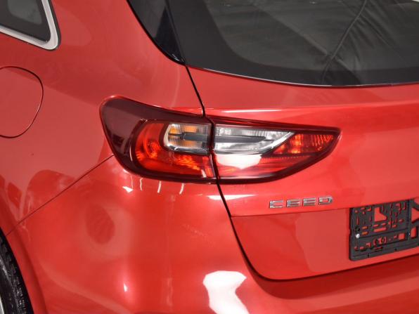 Kia Ceed III с пробегом 2018 года, цена 935 000 рублей, 97222 км, хэтчбек, Автокод Объявления