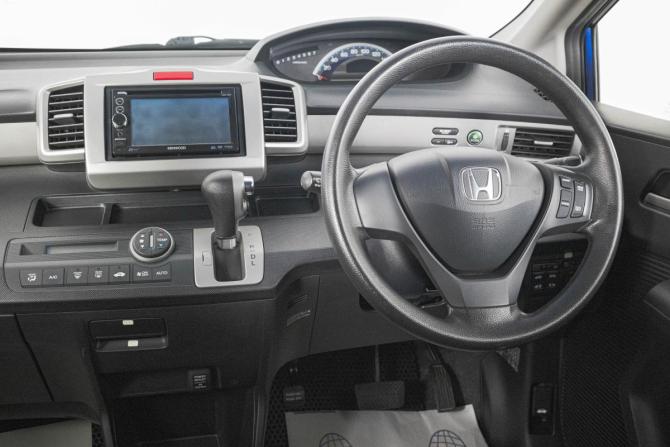 Honda Freed I Рестайлинг с пробегом 2012 года, цена 1 049 000 рублей, 172000 км, компактвэн, Автокод Объявления
