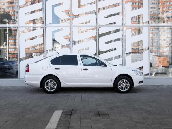 Skoda Octavia II (A5) Рестайлинг с пробегом 2011 года, цена 910 000 рублей, 221375 км, лифтбек, Автокод Объявления