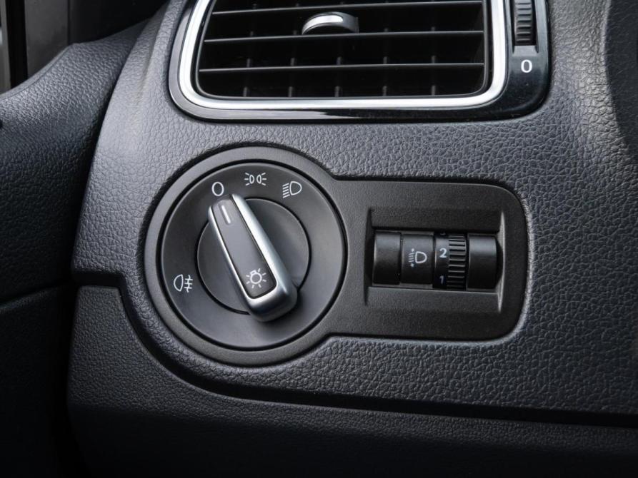 Volkswagen Polo V Рестайлинг Волгоград  - изображение 16