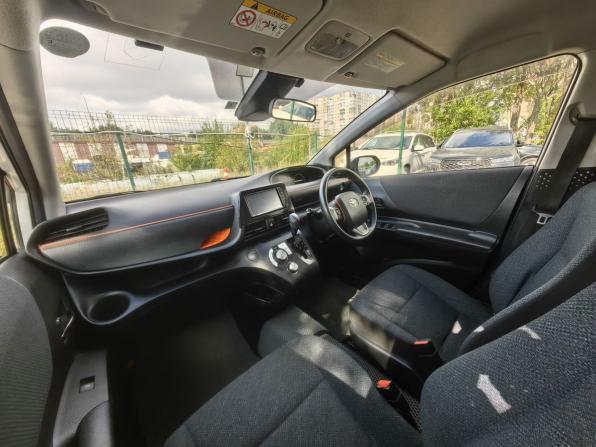 Toyota Sienta II с пробегом 2017 года, цена 1 419 000 рублей, 130000 км, компактвэн, Автокод Объявления