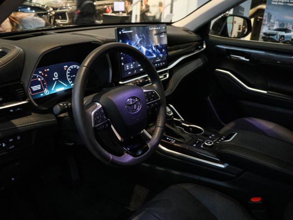 Toyota Highlander IV (XU70) с пробегом 2025 года, цена 5 420 000 рублей, 4241 км, внедорожник, Автокод Объявления