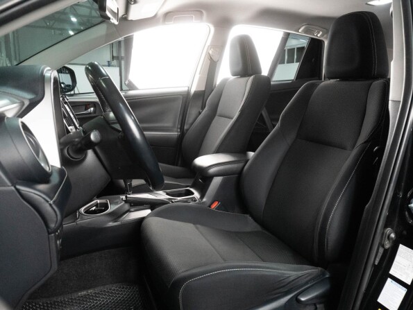 Toyota RAV4 IV (XA40) Рестайлинг с пробегом 2017 года, цена 2 539 000 рублей, 137633 км, внедорожник, Автокод Объявления