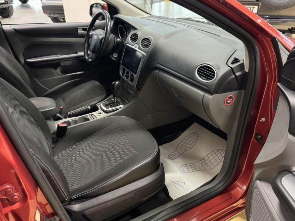 Ford Focus II Рестайлинг с пробегом 2010 года, цена 635 000 рублей, 138670 км, седан, Автокод Объявления