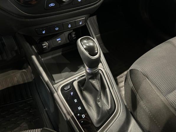 Hyundai Solaris II Рестайлинг с пробегом 2021 года, цена 1 419 000 рублей, 125516 км, седан, Автокод Объявления