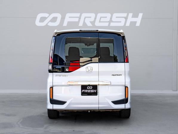 Honda Stepwgn V Рестайлинг с пробегом 2019 года, цена 2 395 000 рублей, 73018 км, минивэн, Автокод Объявления