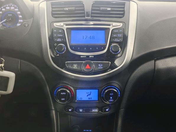 Hyundai Solaris I с пробегом 2012 года, цена 689 000 рублей, 137334 км, хэтчбек, Автокод Объявления
